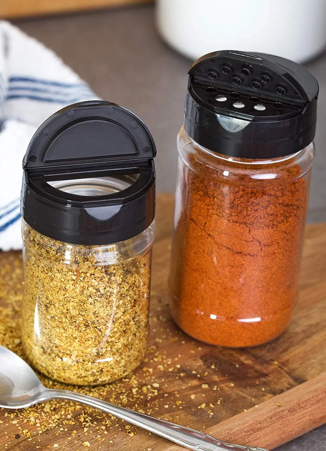 8 oz / 240 ml Clear Plastic Spice Bottle with Black Sifter