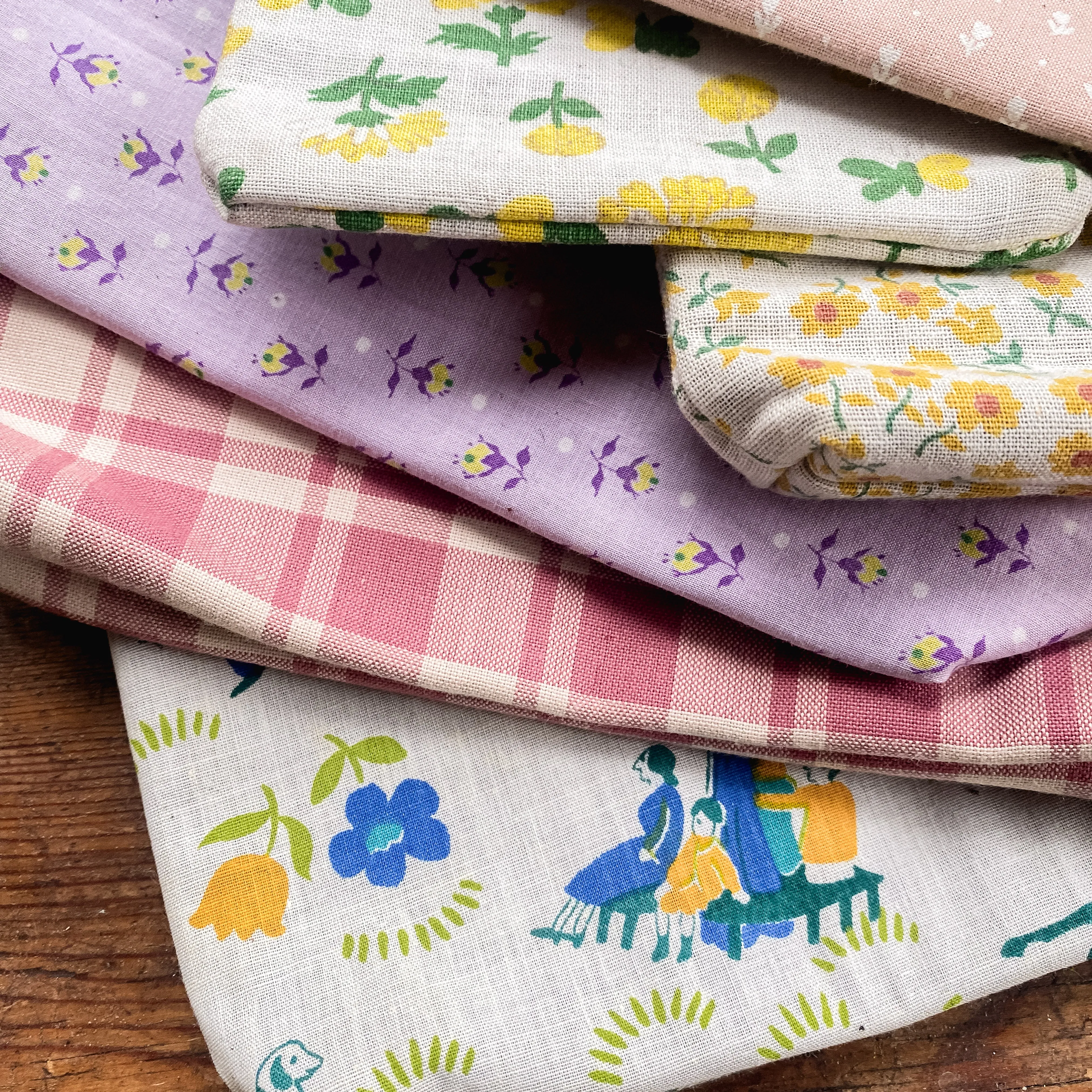 Scribbler Pouch with Mid-Century Cotton Floral: Camille